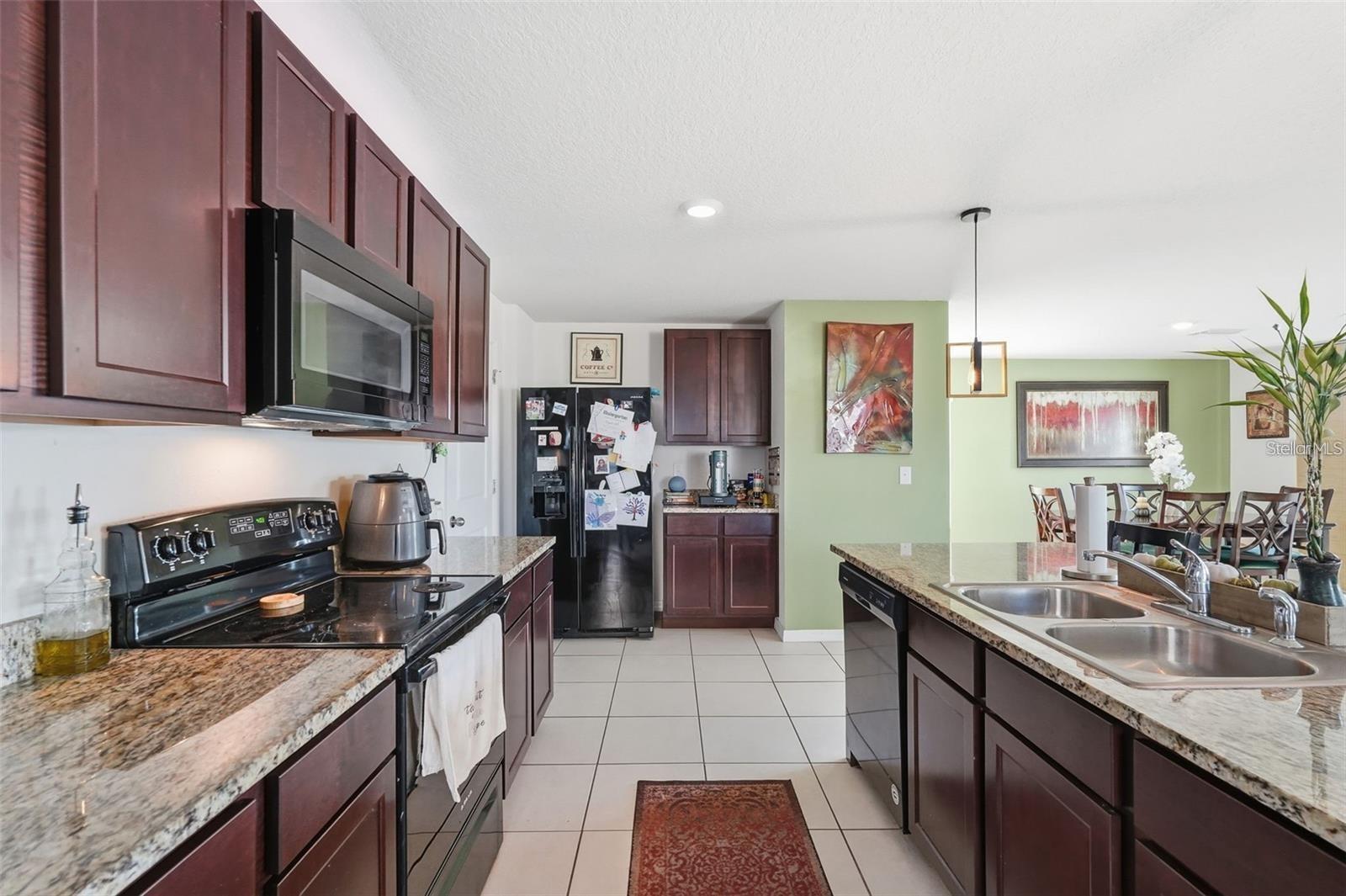 7811 DAVIE RAY DR — photo 5