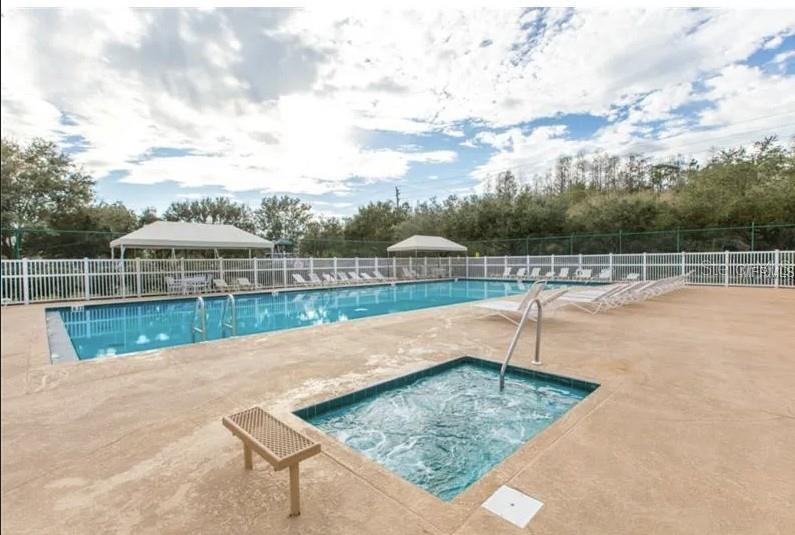 9516 CHARLESBERG DR — photo 40