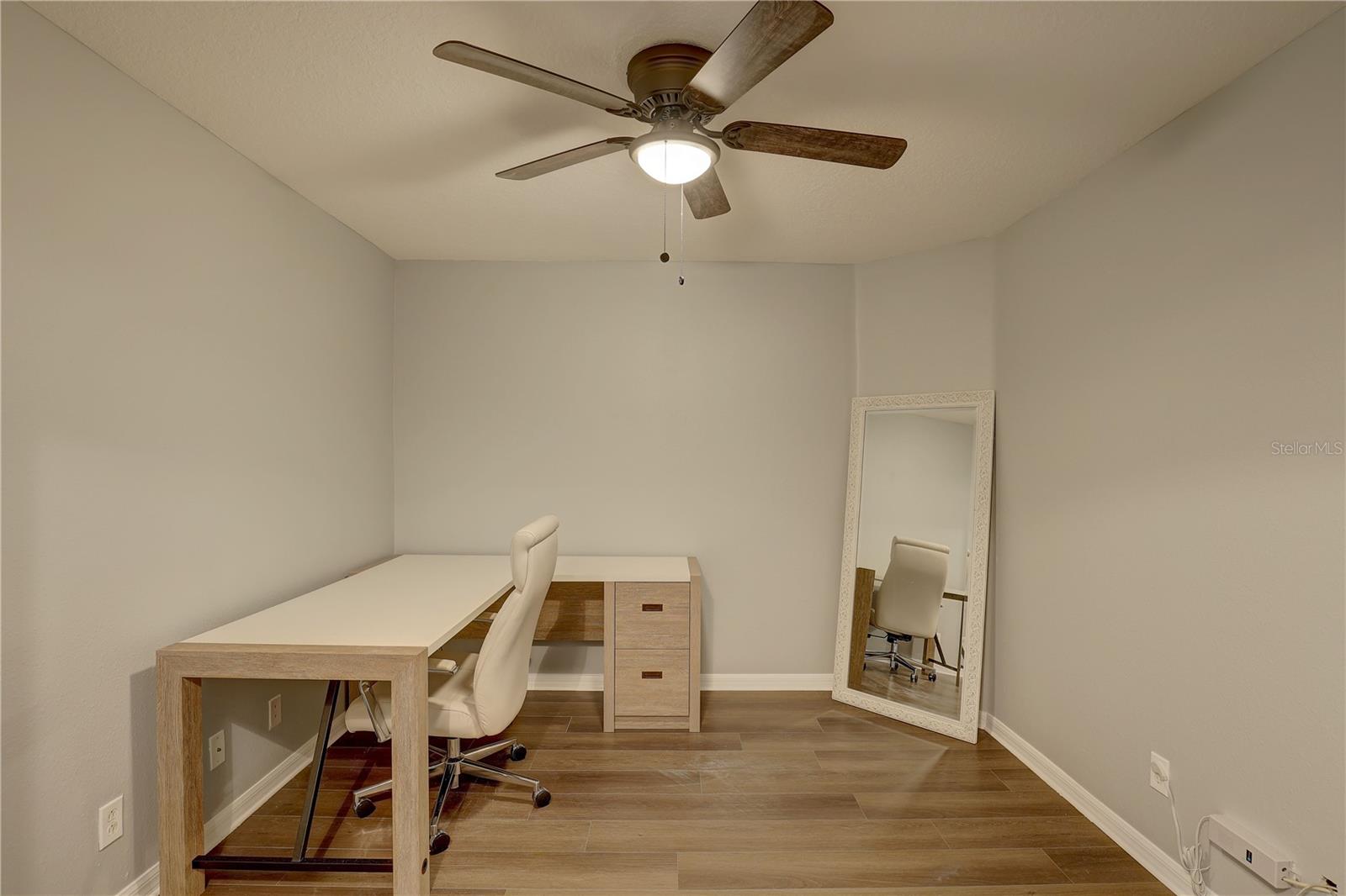 9516 CHARLESBERG DR — photo 17