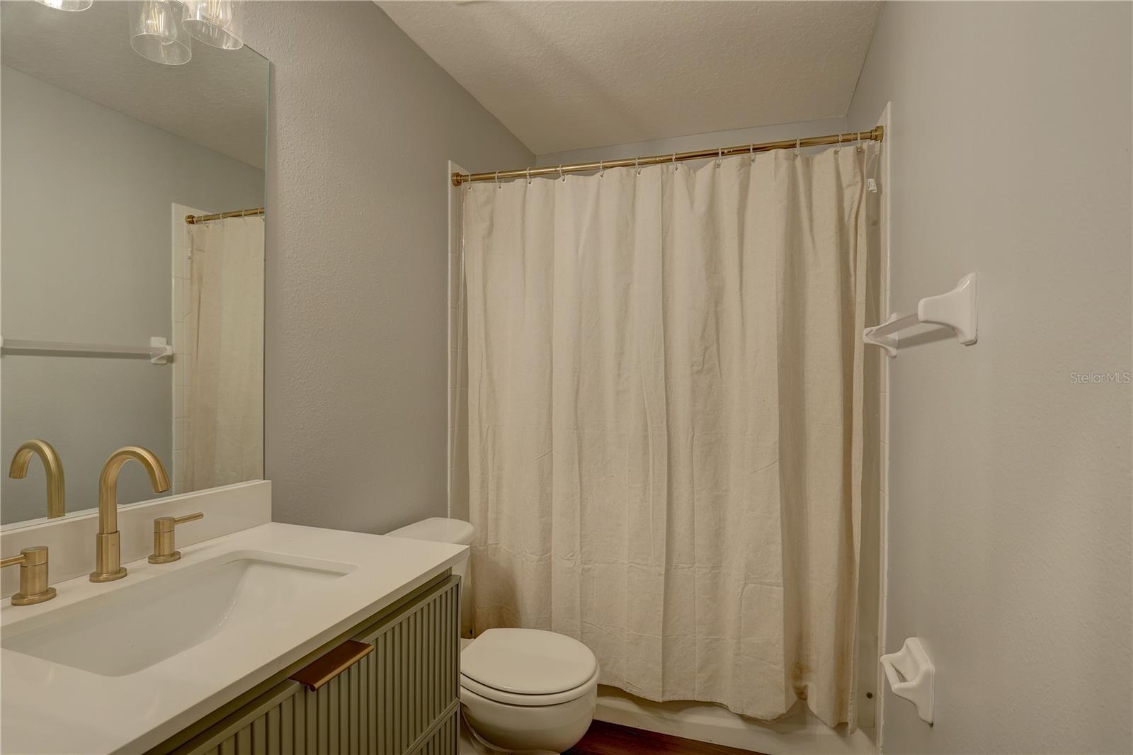 9516 CHARLESBERG DR — photo 11