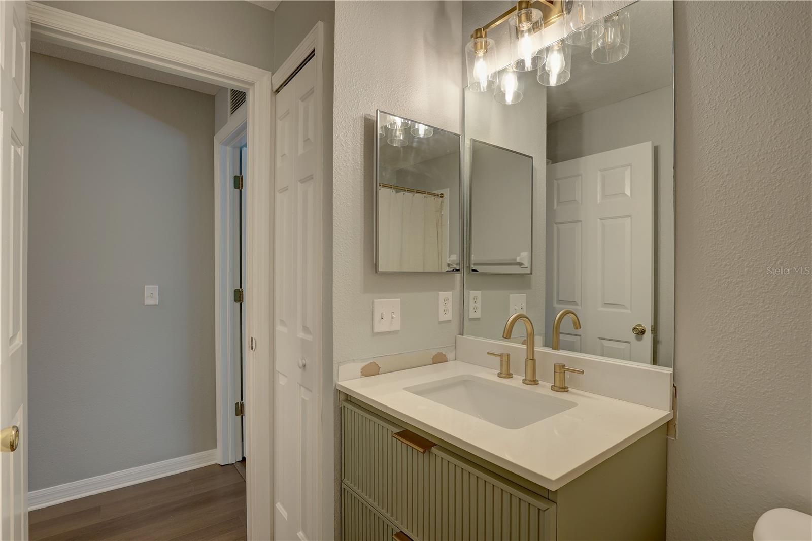 9516 CHARLESBERG DR — photo 13