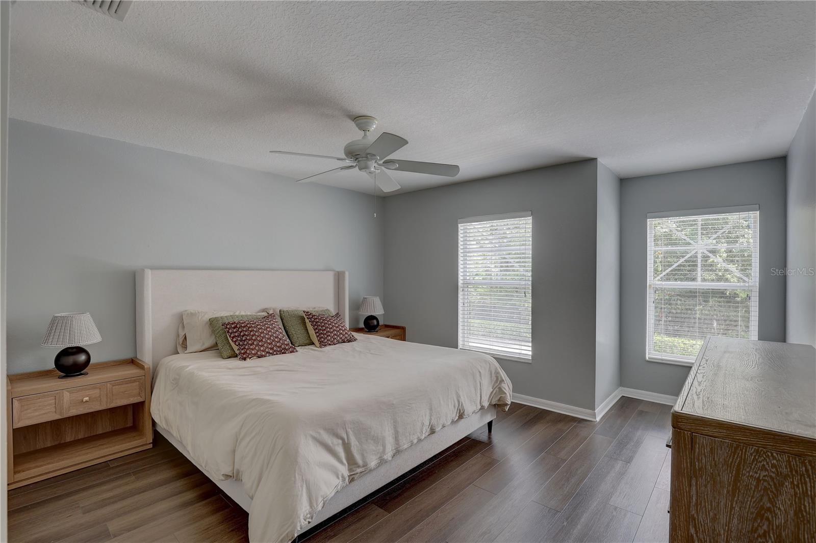 9516 CHARLESBERG DR — photo 8