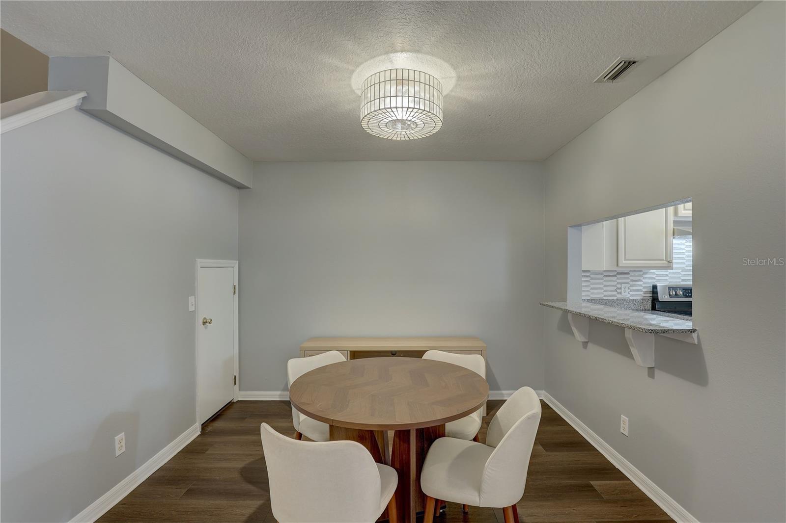 9516 CHARLESBERG DR — photo 28