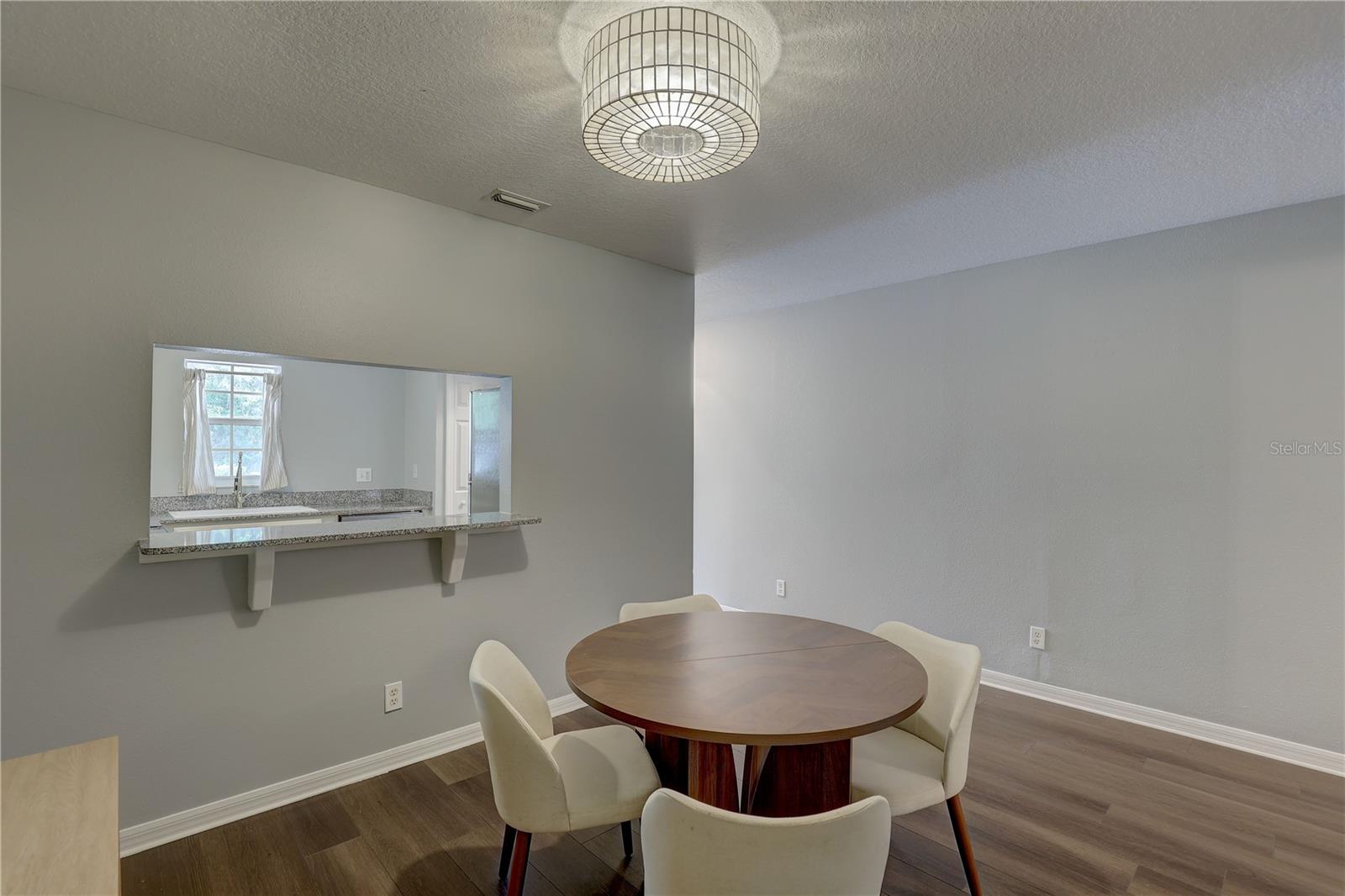9516 CHARLESBERG DR — photo 27