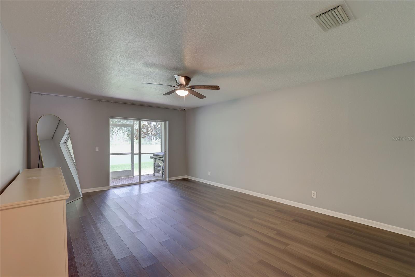 9516 CHARLESBERG DR — photo 14