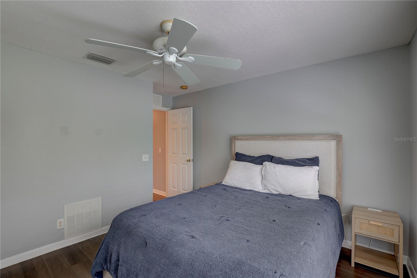 9516 CHARLESBERG DR — photo 5