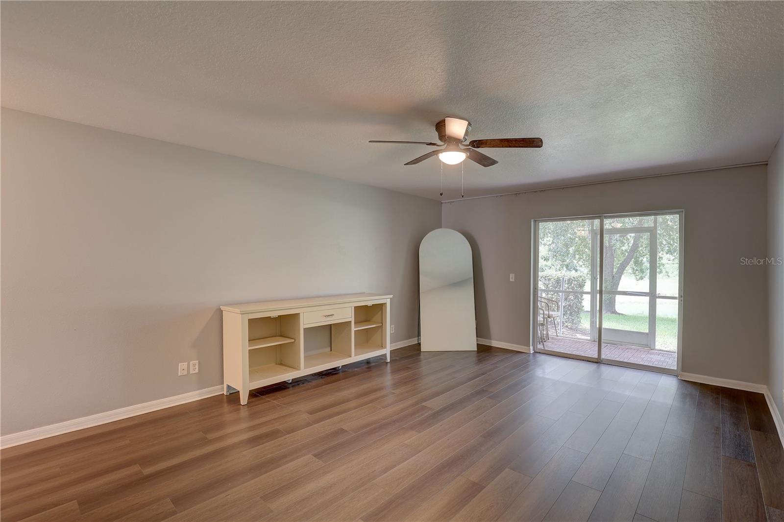 9516 CHARLESBERG DR — photo 12