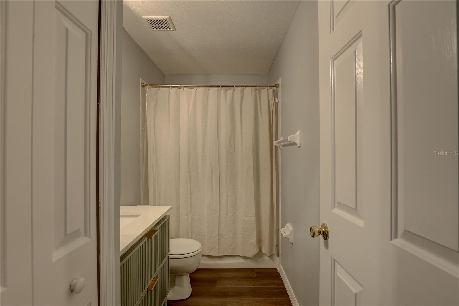 9516 CHARLESBERG DR — photo 15