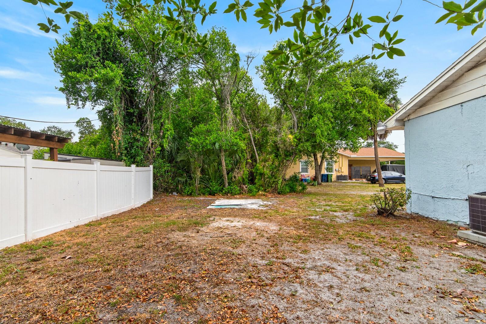 2211 MALLORY AVE — photo 35