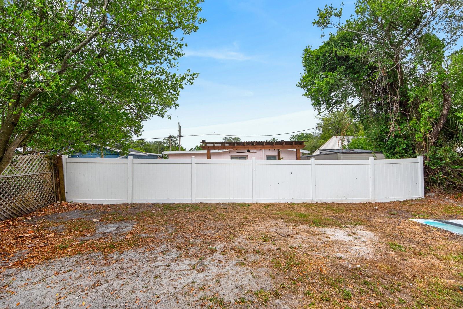2211 MALLORY AVE — photo 33