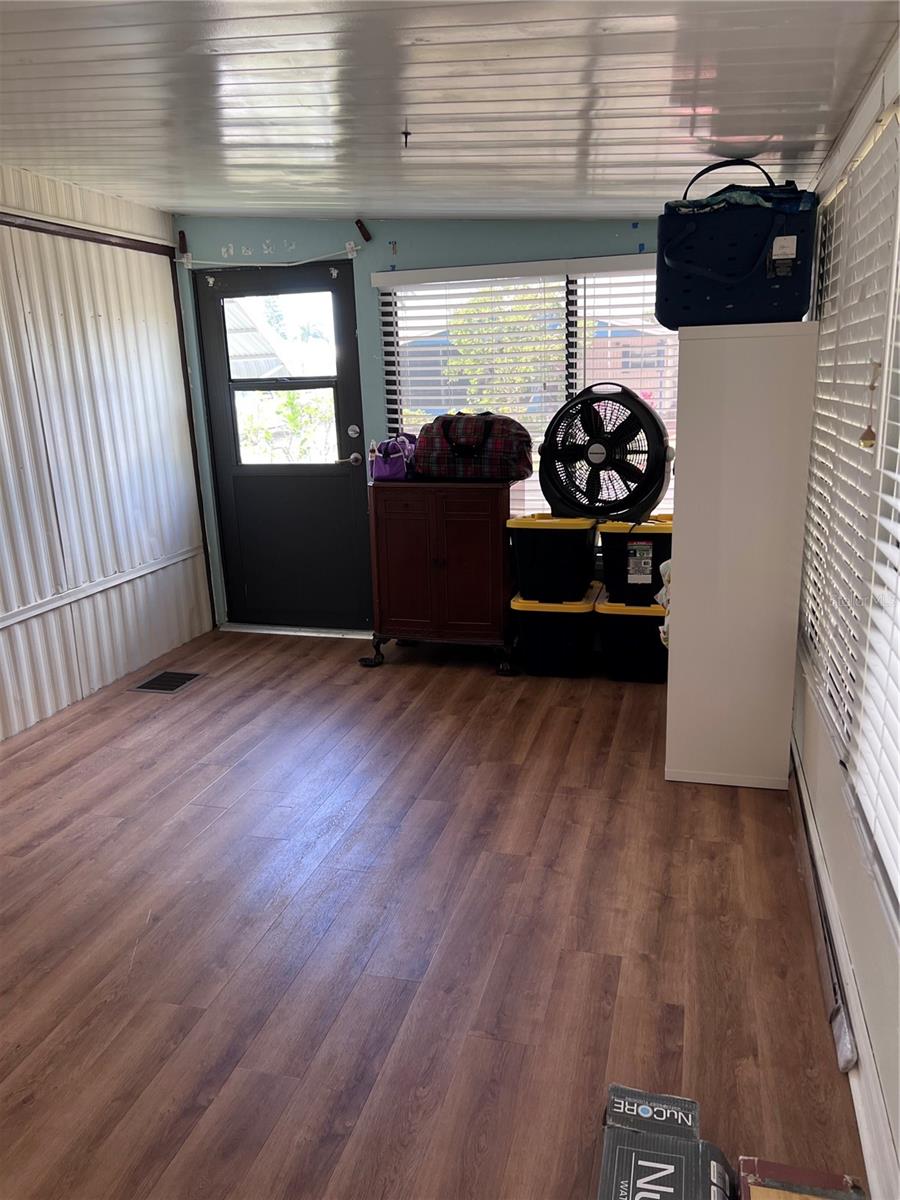 3326 DENISE DR — photo 14