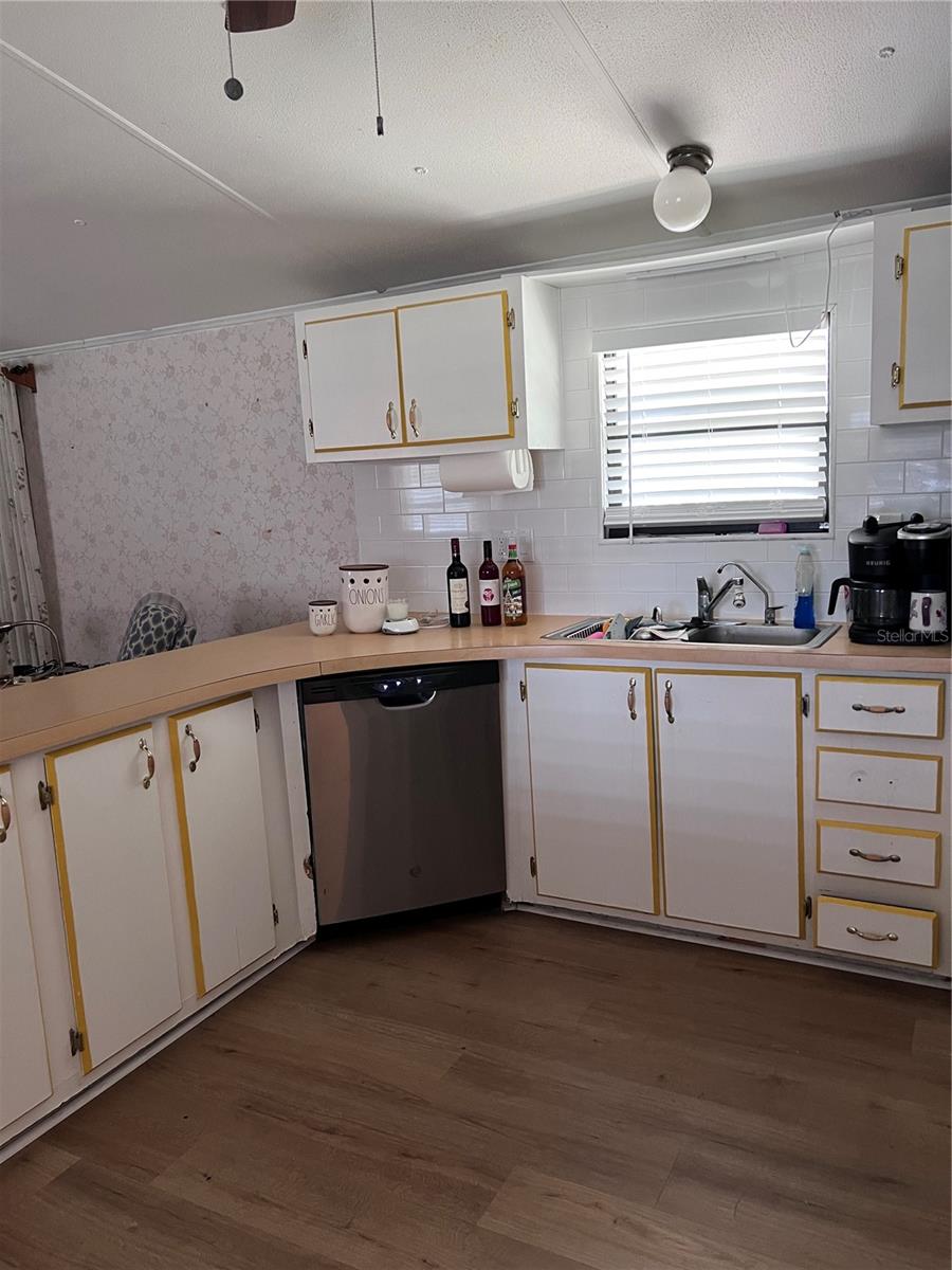 3326 DENISE DR — photo 10