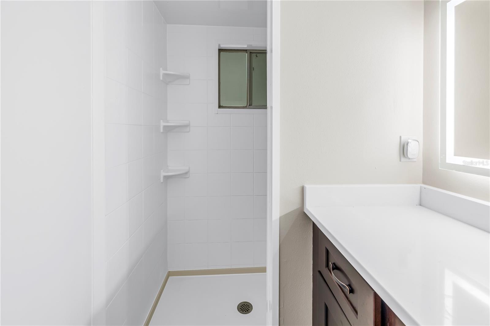 5812 16TH LN NE — photo 21
