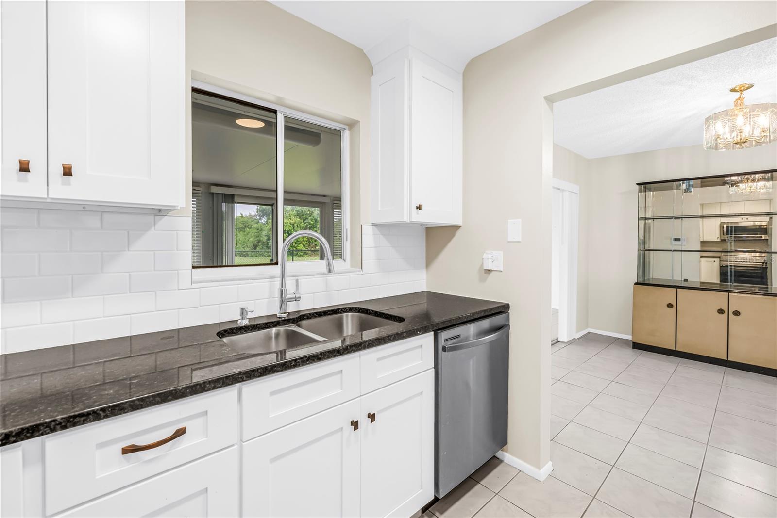 5812 16TH LN NE — photo 10