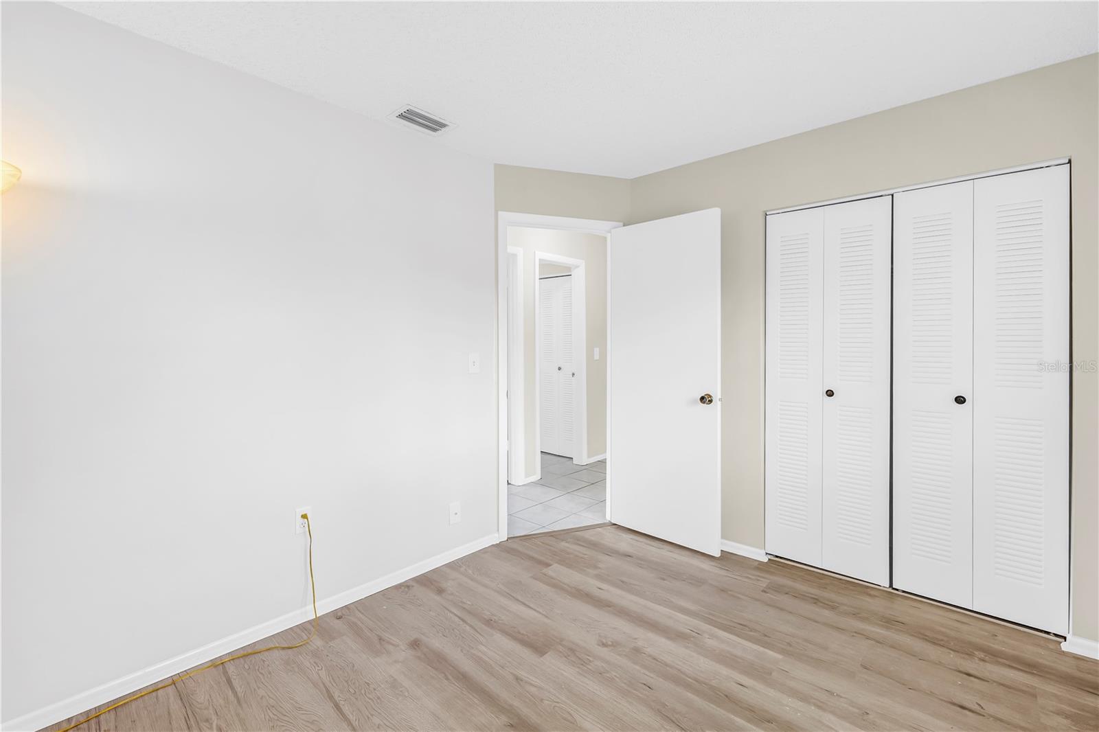 5812 16TH LN NE — photo 23