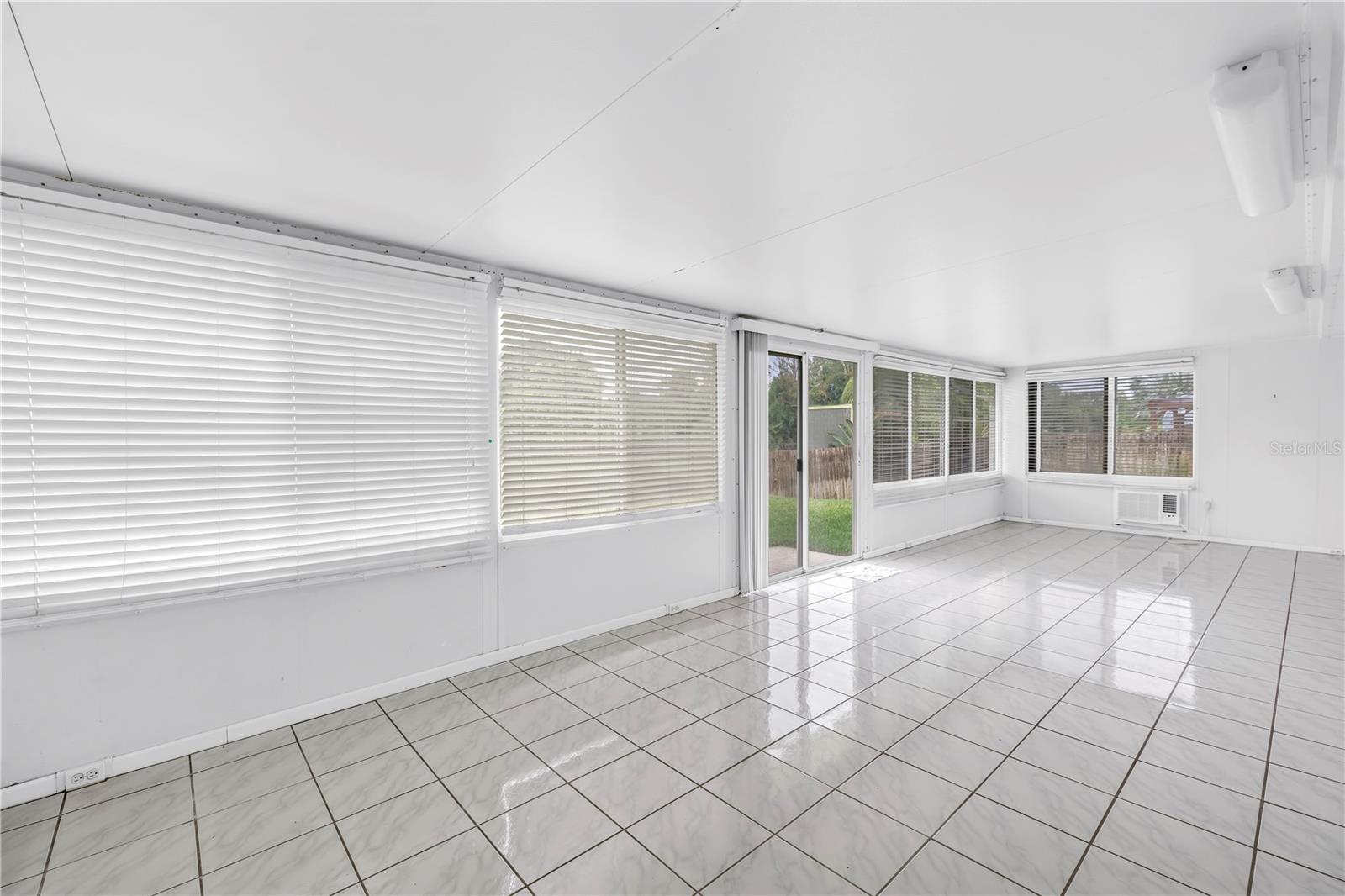 5812 16TH LN NE — photo 31