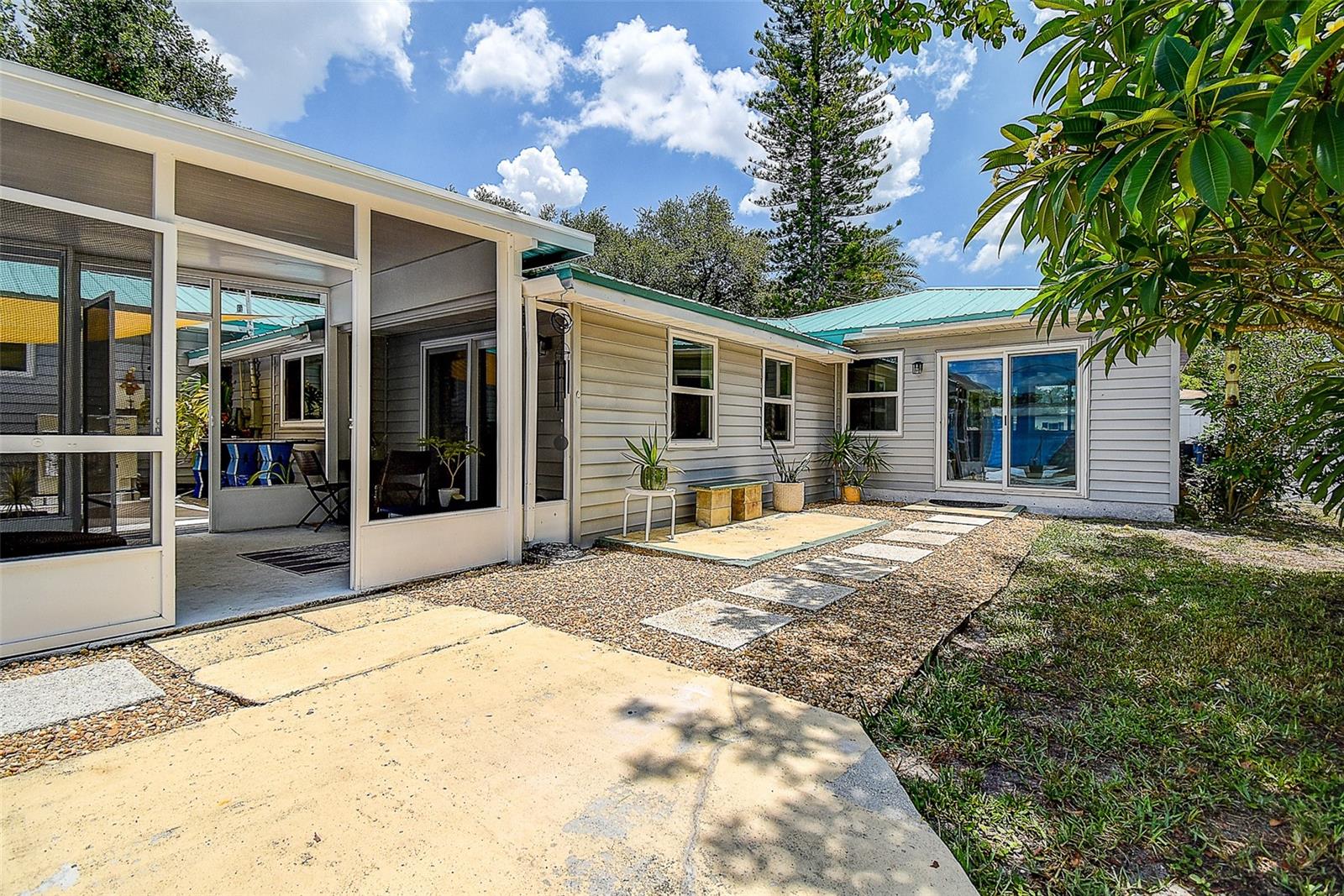 1509 CANTERBURY RD N — photo 38