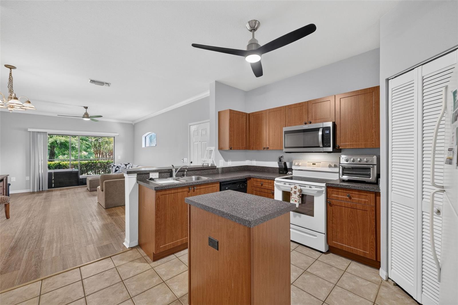 2217 TUSCANY TRCE #7 — photo 10