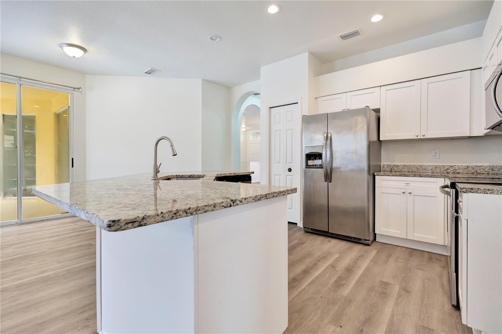 9303 HERITAGE OAK CT — photo 8