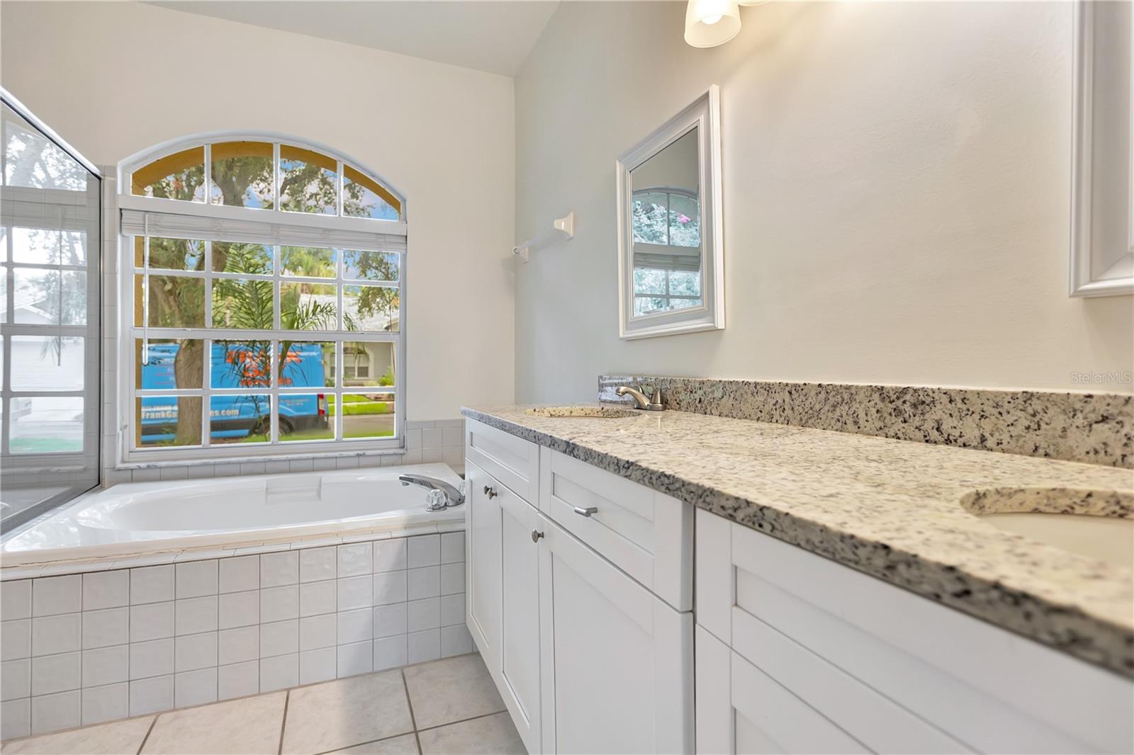 9303 HERITAGE OAK CT — photo 16