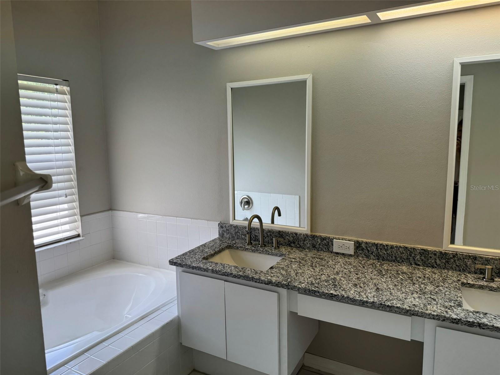 10104 BEEFMASTER CT — photo 10