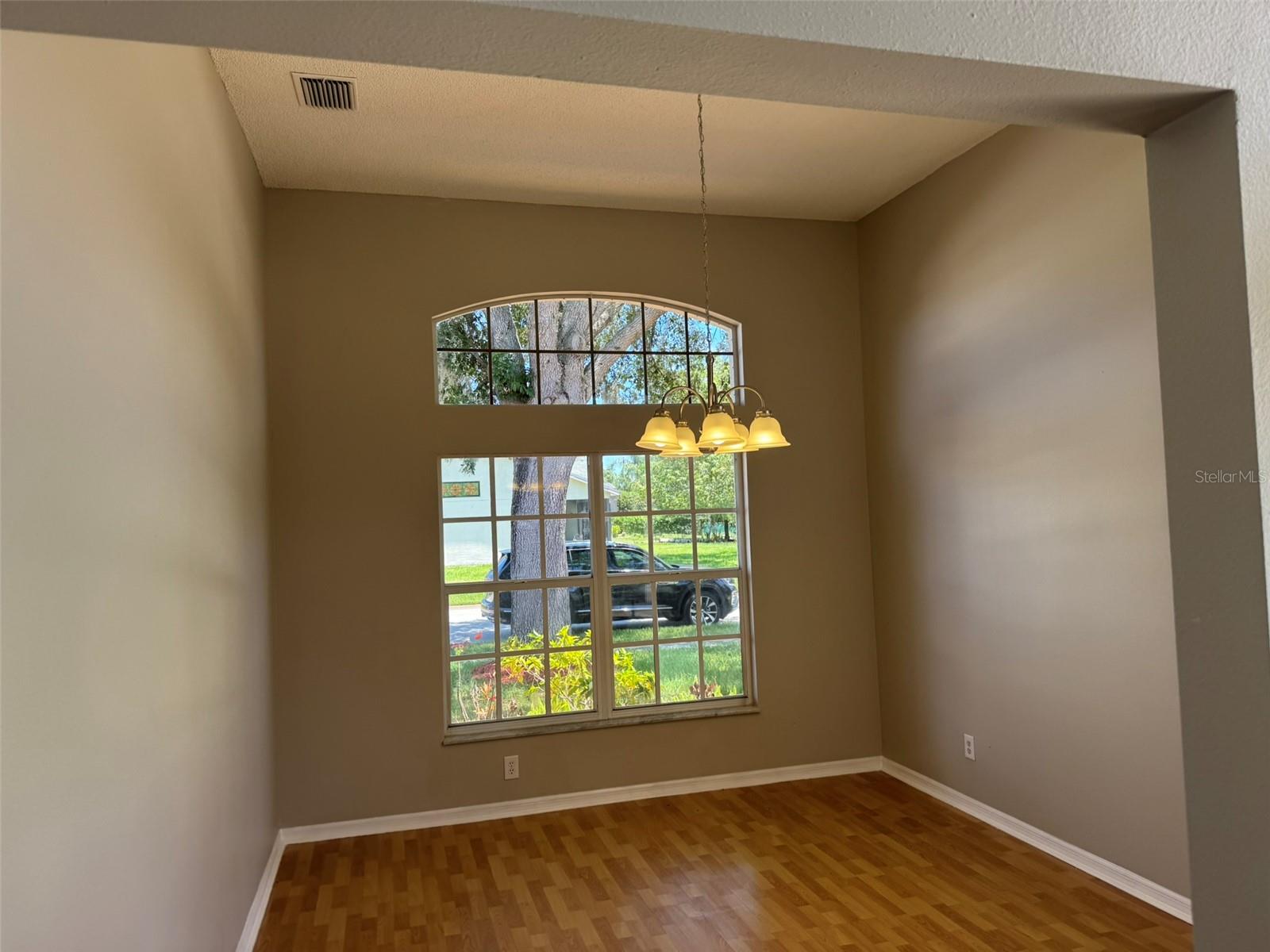 10104 BEEFMASTER CT — photo 3