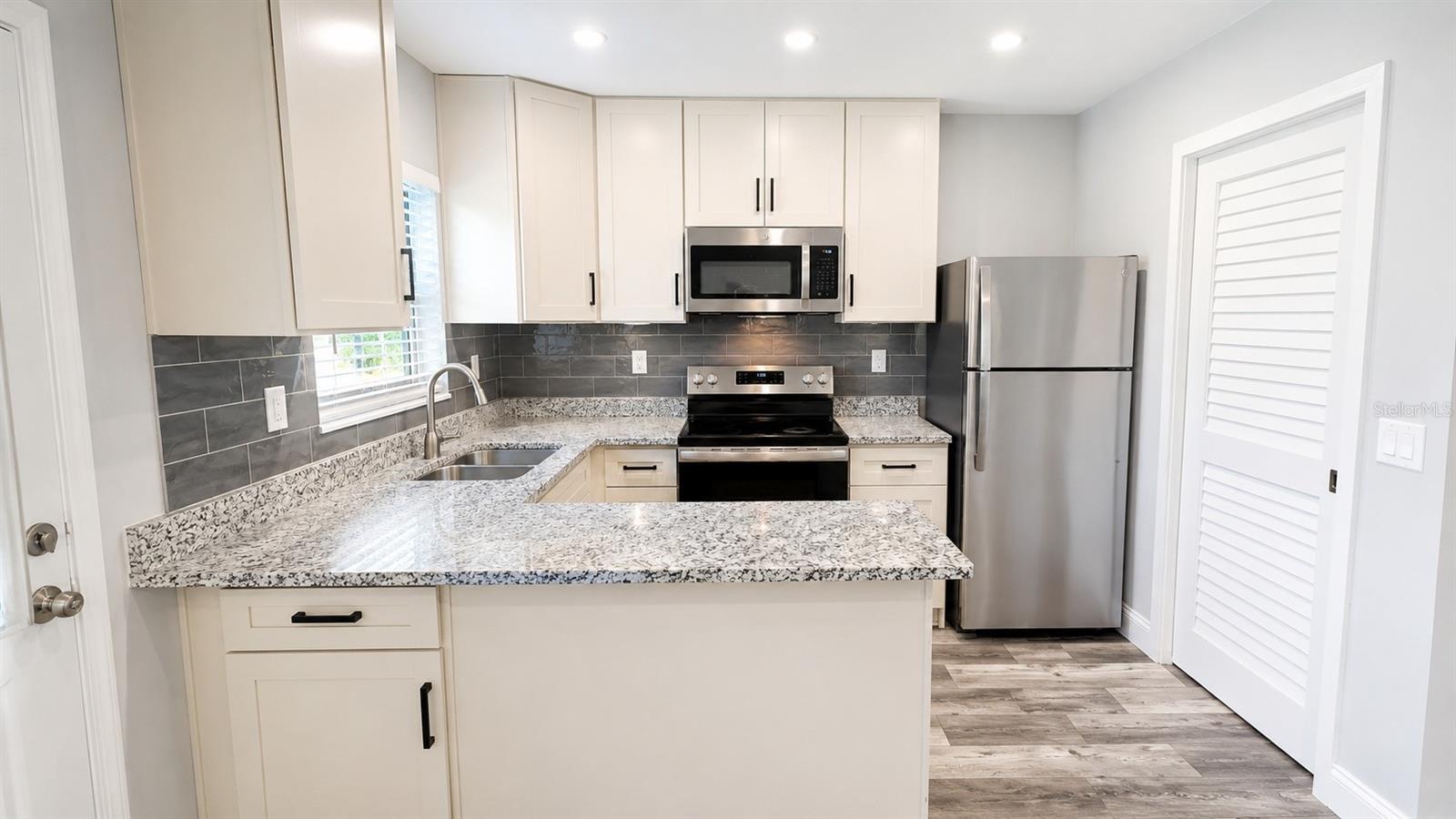 2728 GOODRICH AVE — photo 5