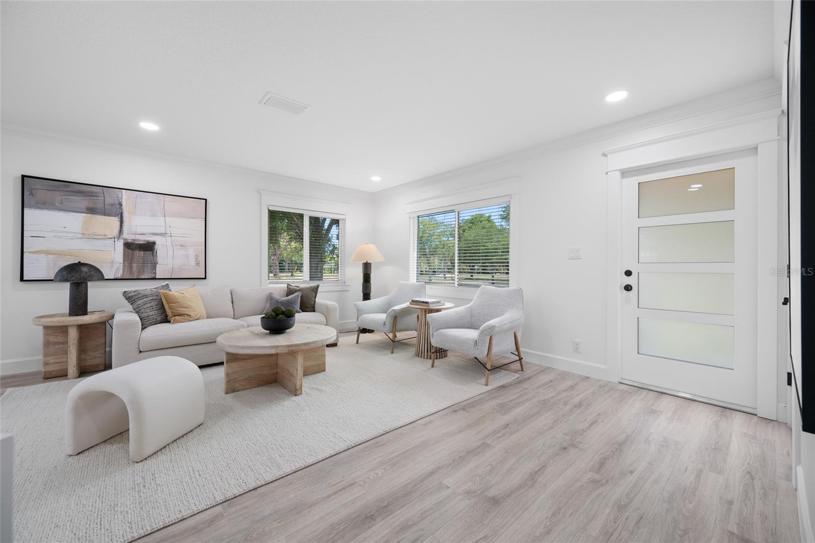 380 VILLAGRANDE AVE S — photo 16