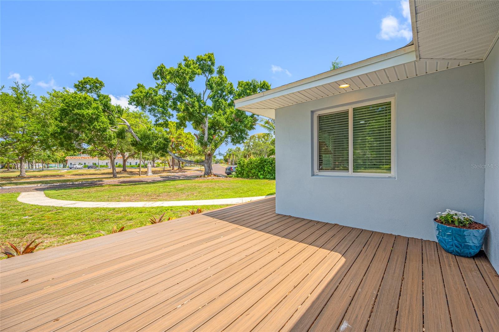 380 VILLAGRANDE AVE S — photo 15