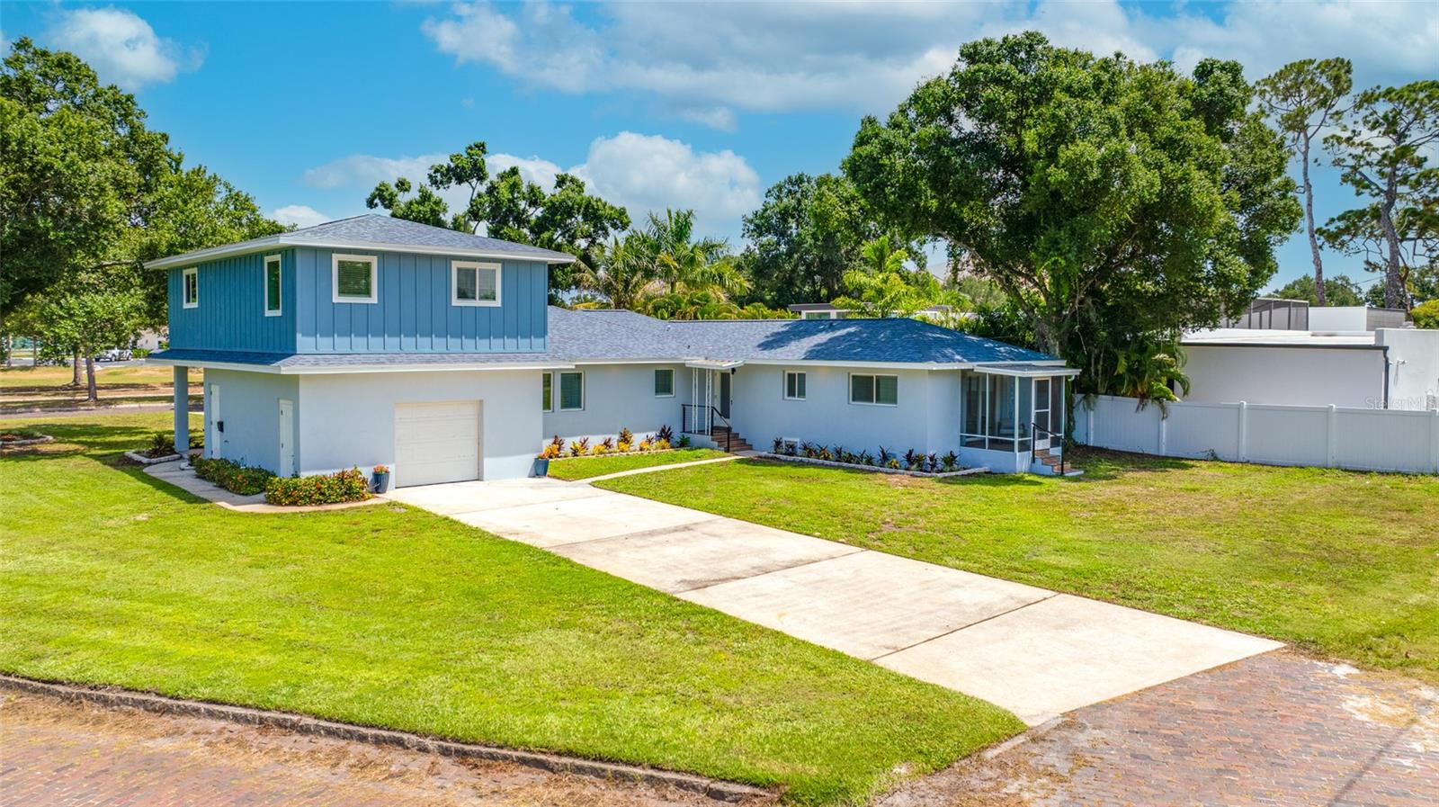 380 VILLAGRANDE AVE S — photo 8
