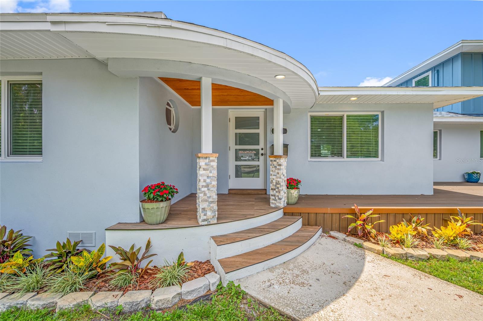 380 VILLAGRANDE AVE S — photo 12