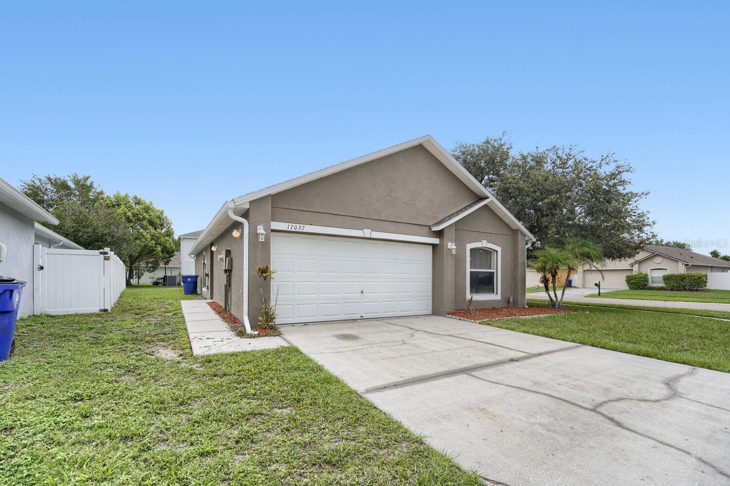 17037 HOLMBY CT — photo 3