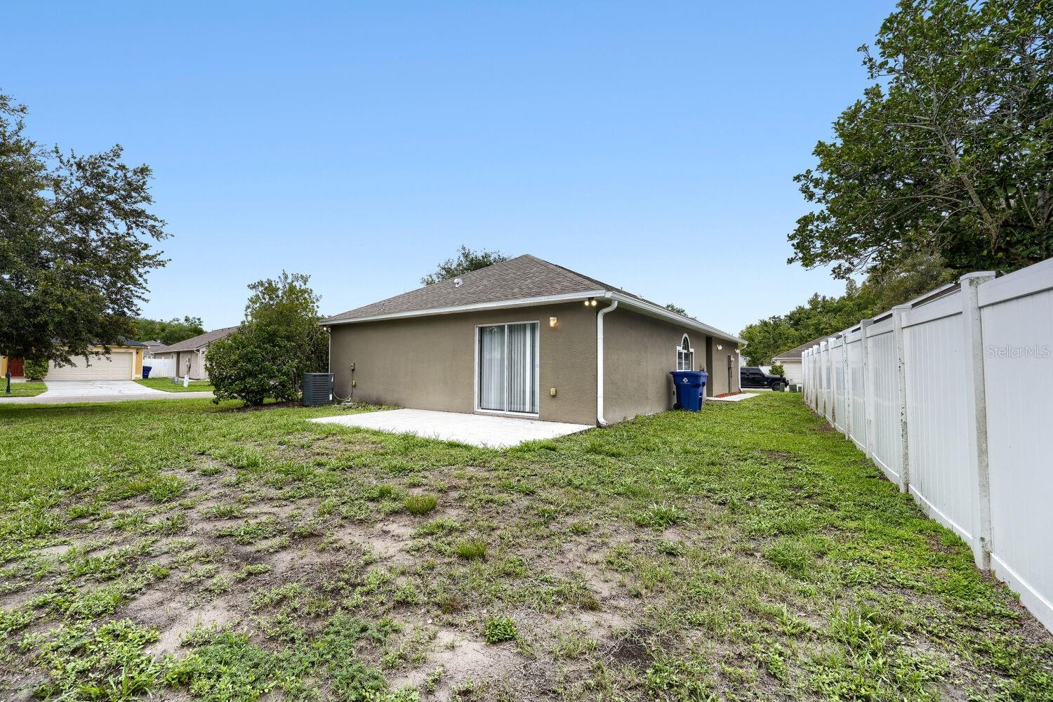 17037 HOLMBY CT — photo 31