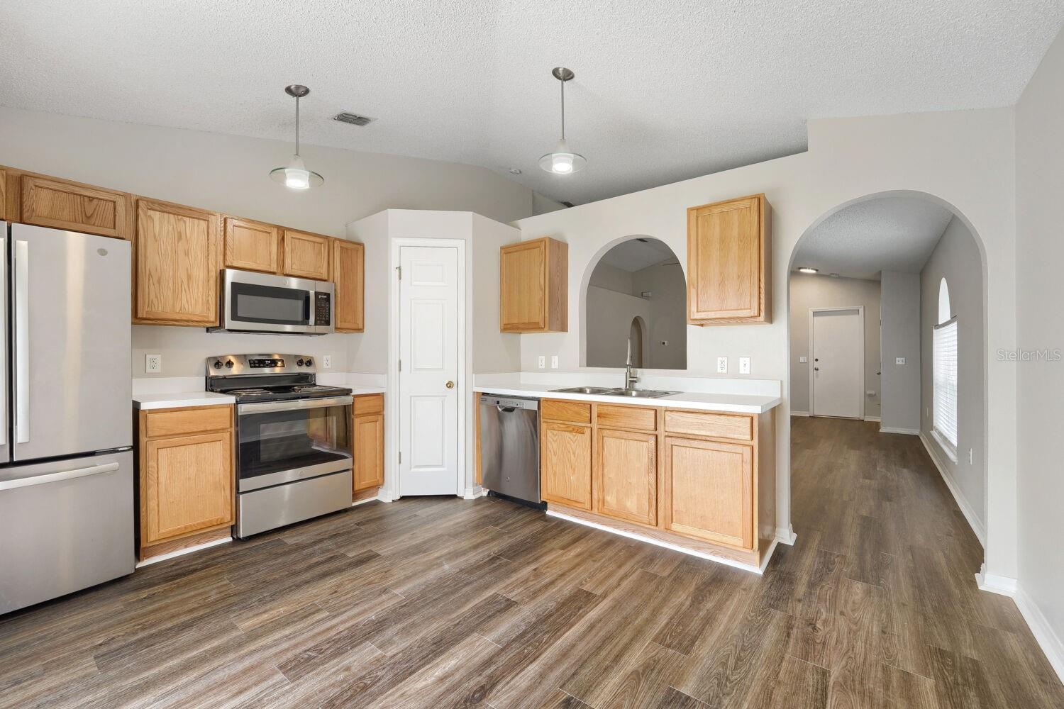 17037 HOLMBY CT — photo 13