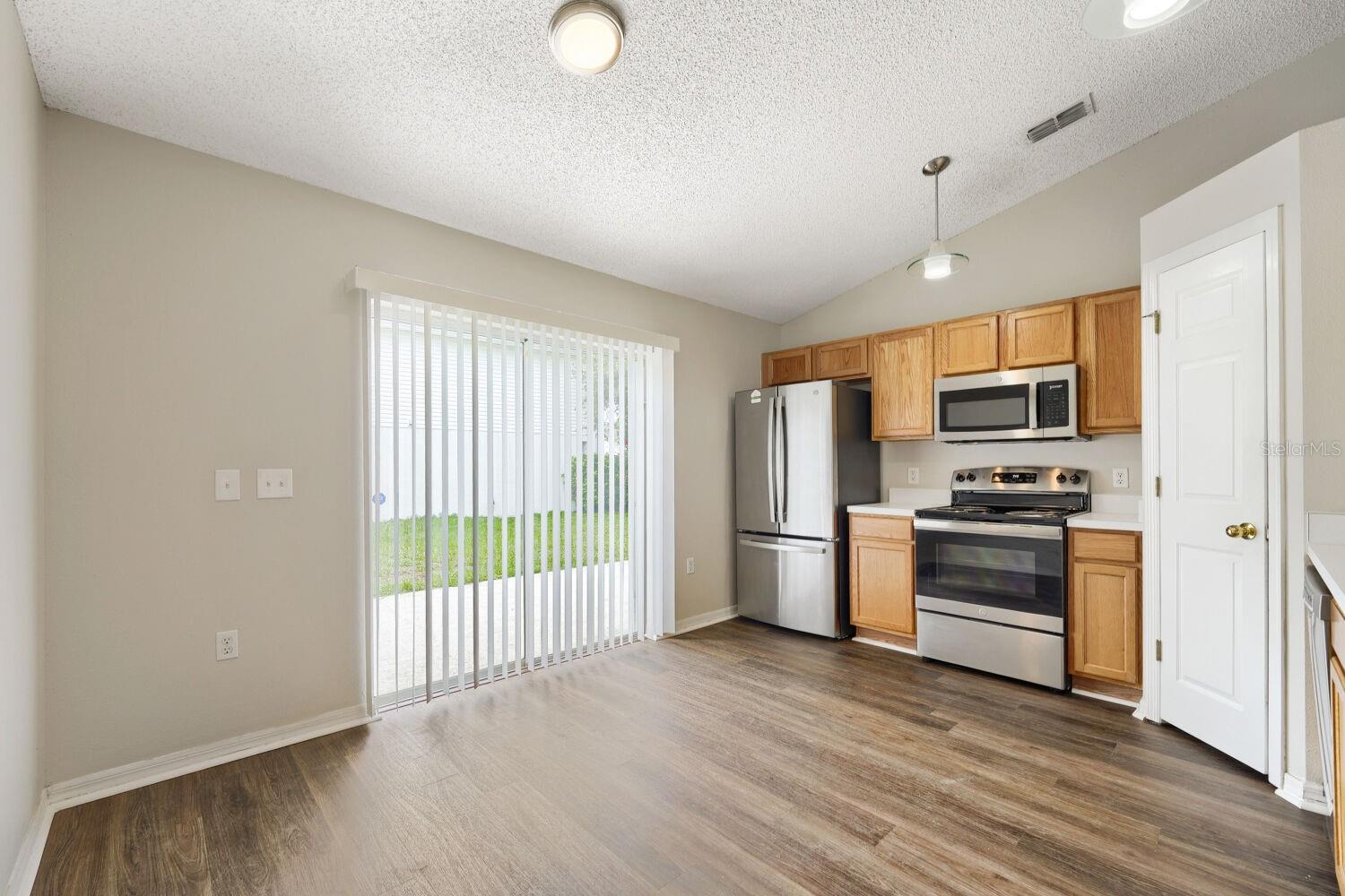 17037 HOLMBY CT — photo 12