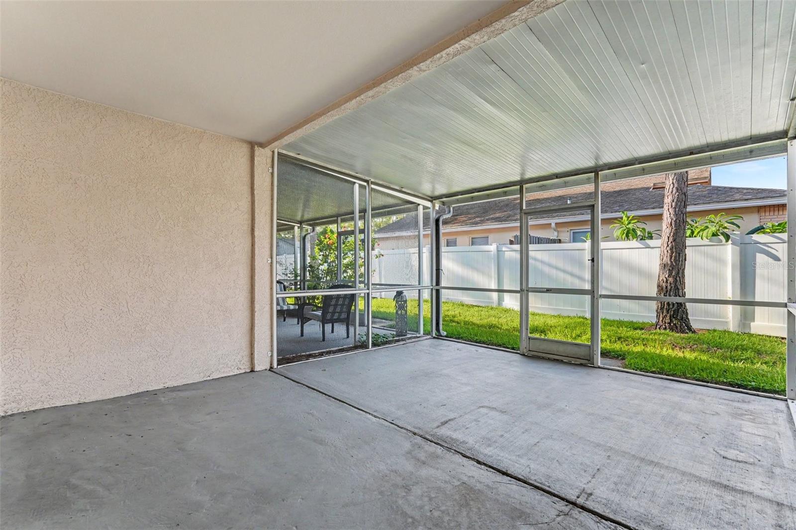 2125 FLUORSHIRE DR — photo 14