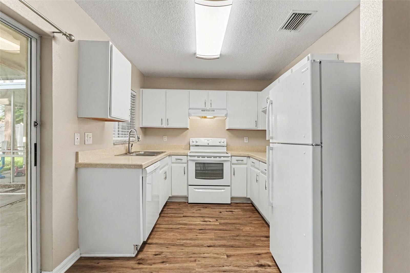 2125 FLUORSHIRE DR — photo 10