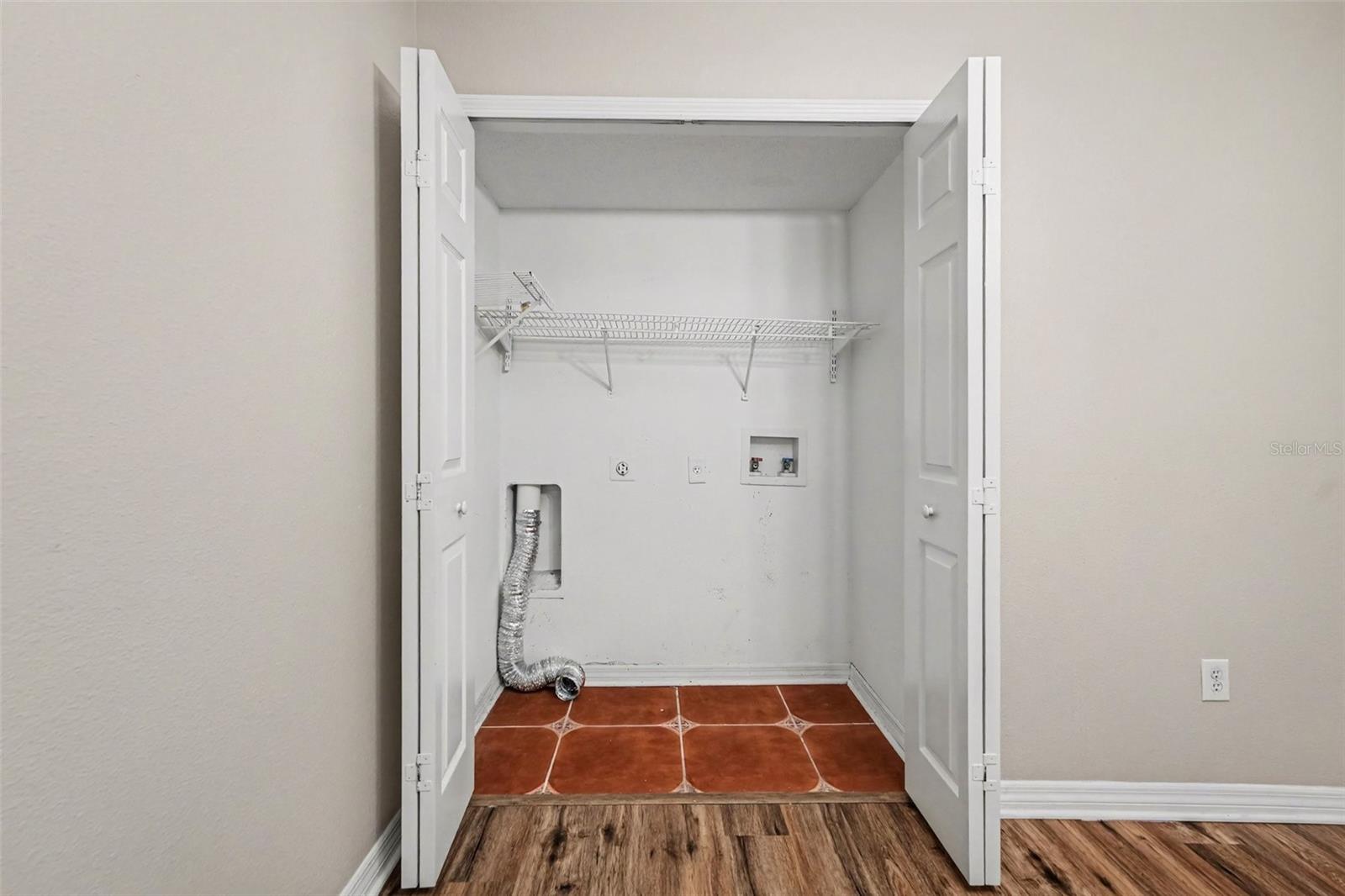 2125 FLUORSHIRE DR — photo 21
