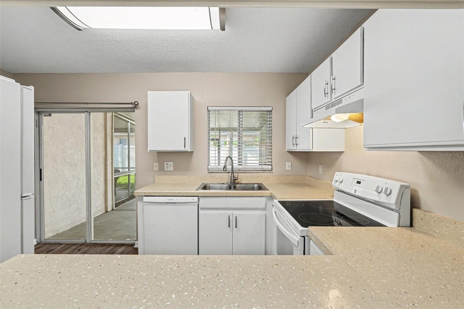 2125 FLUORSHIRE DR — photo 8