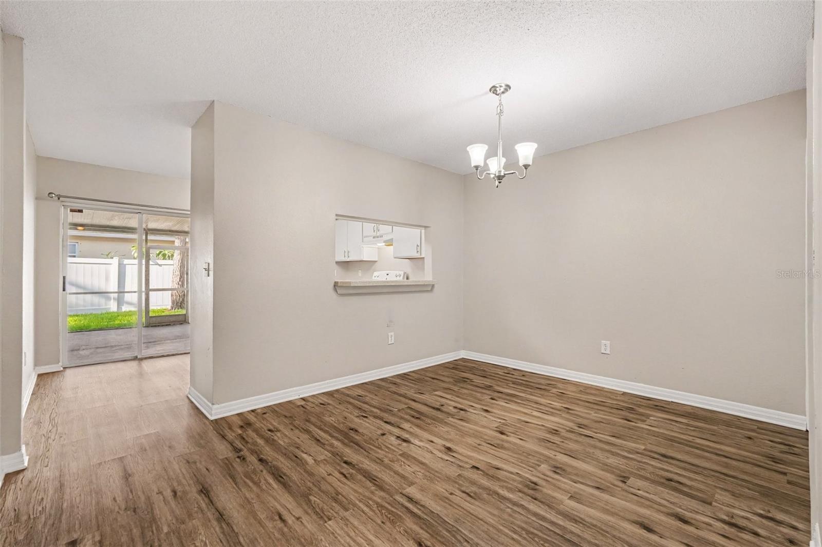 2125 FLUORSHIRE DR — photo 15
