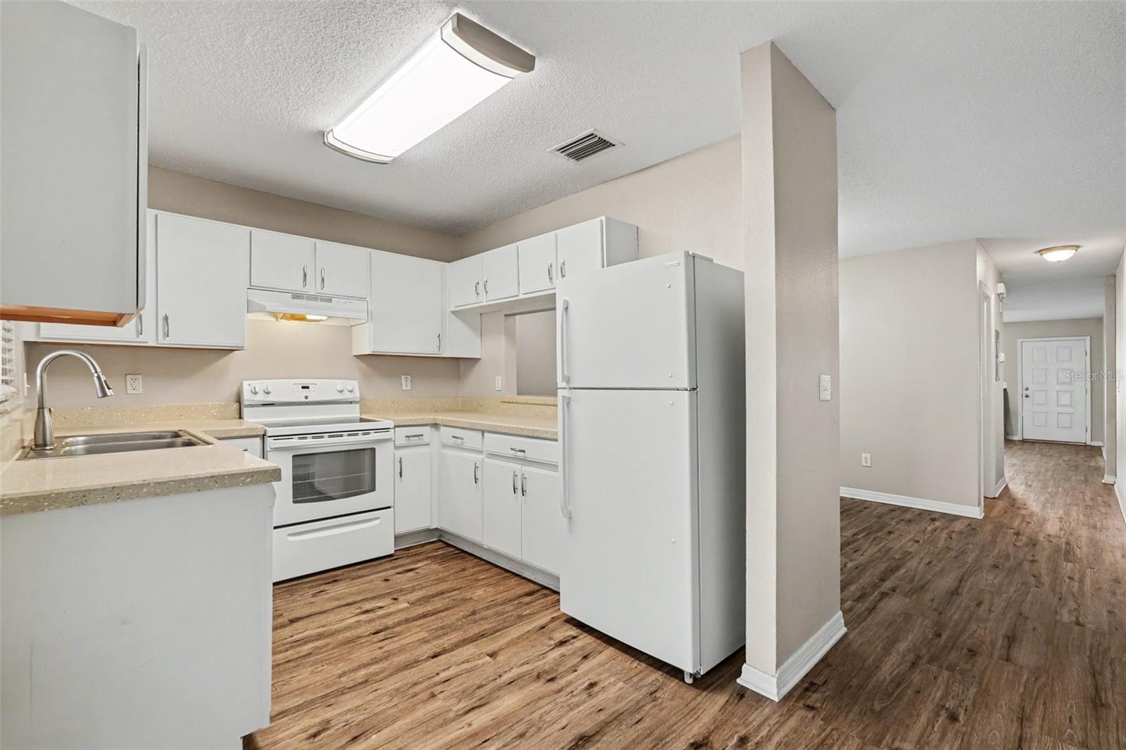 2125 FLUORSHIRE DR — photo 13