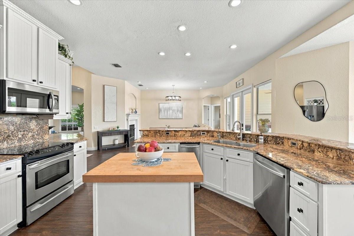 17802 SAINT LUCIA ISLE DR — photo 20