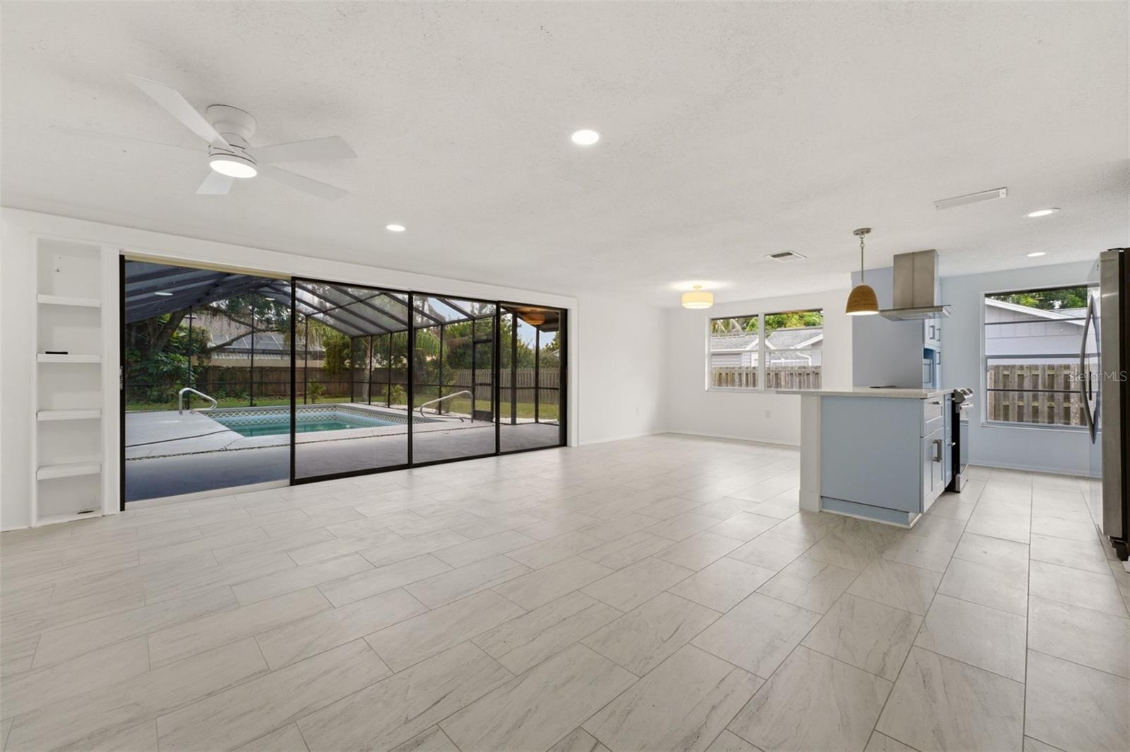 4731 ATLANTIC AVE — photo 4