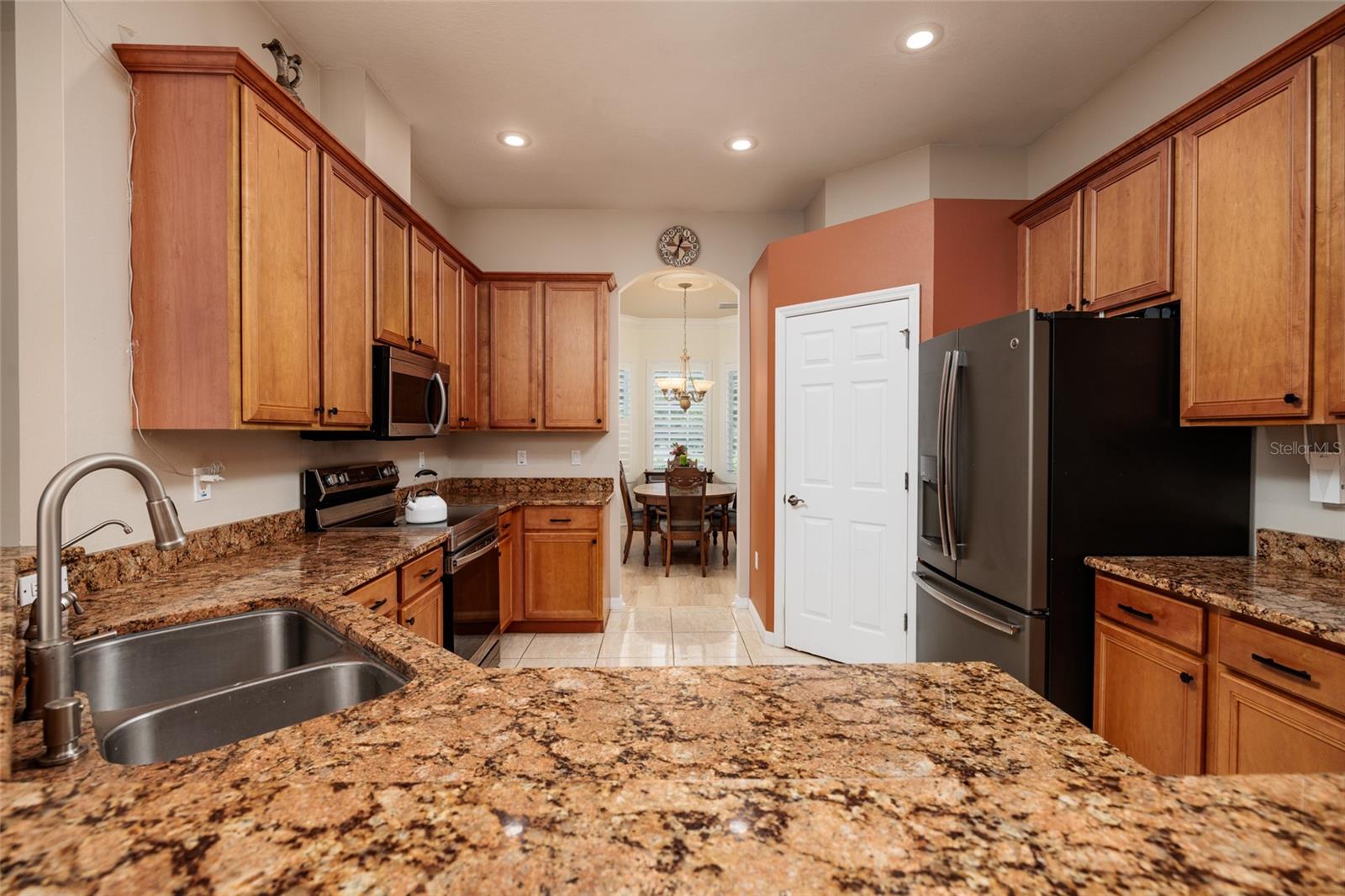 1436 ALTAMONT LN — photo 25