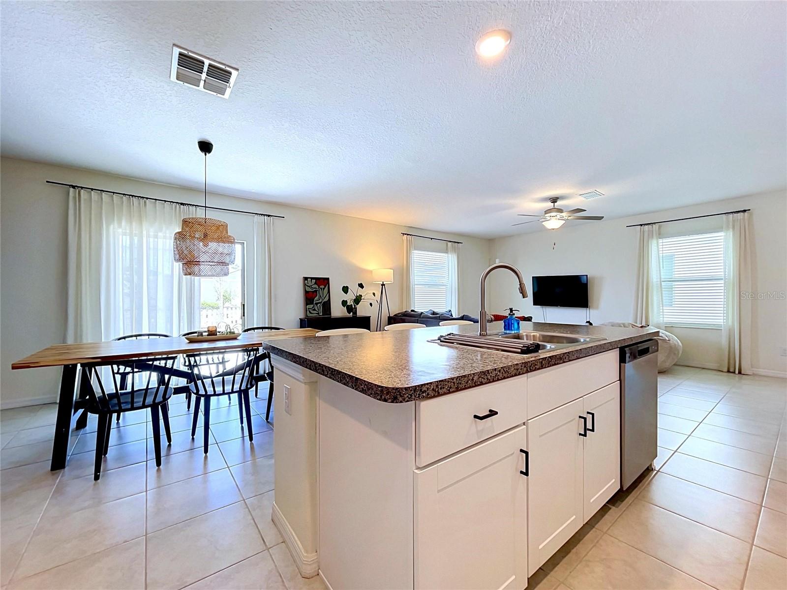 6131 SPRING CRAYFISH AVE — photo 9