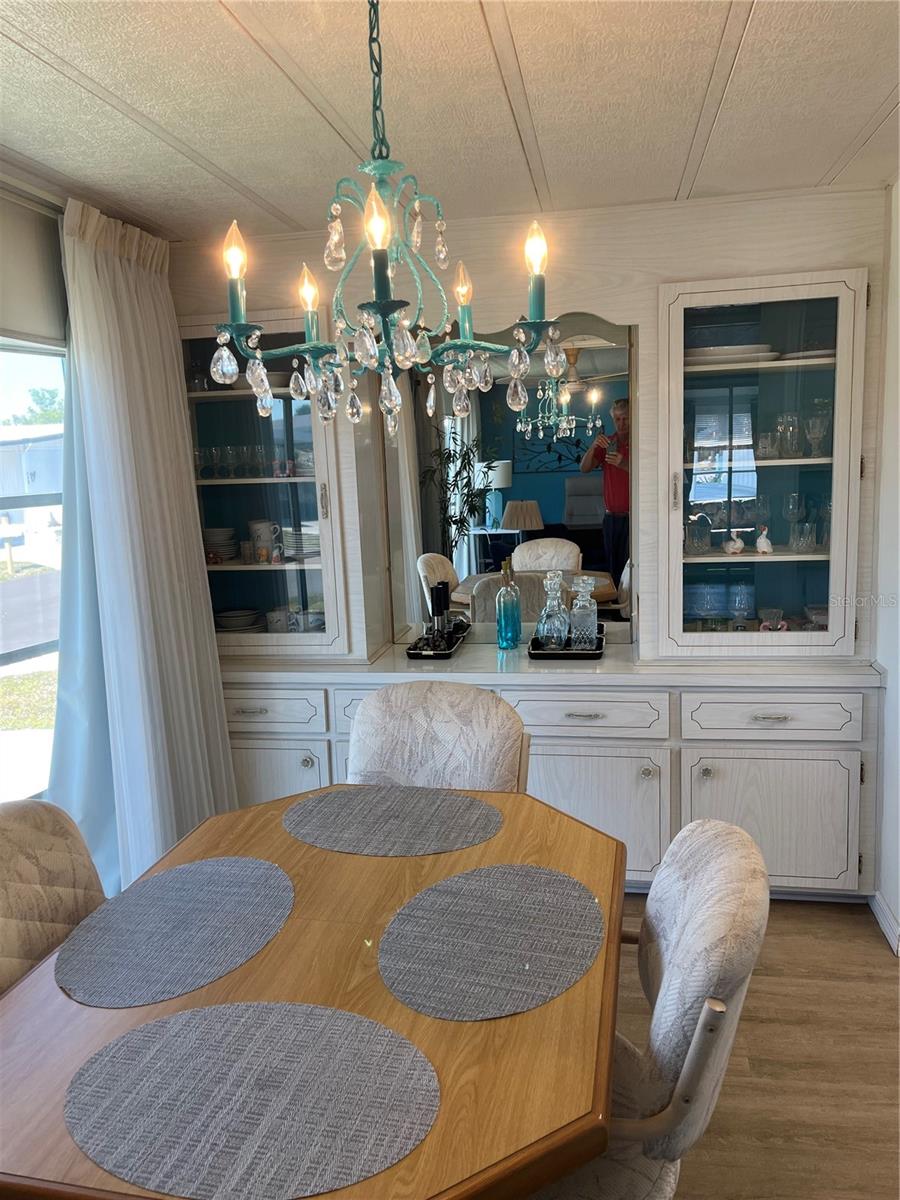 609 CERVINA DR — photo 12