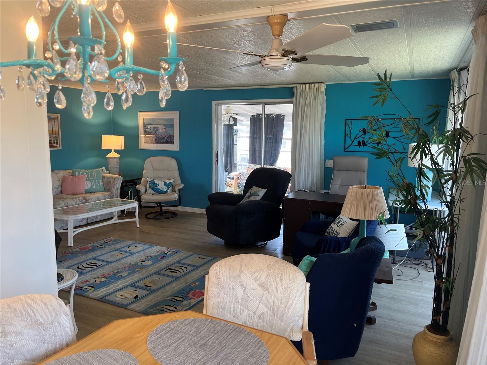 609 CERVINA DR — photo 13