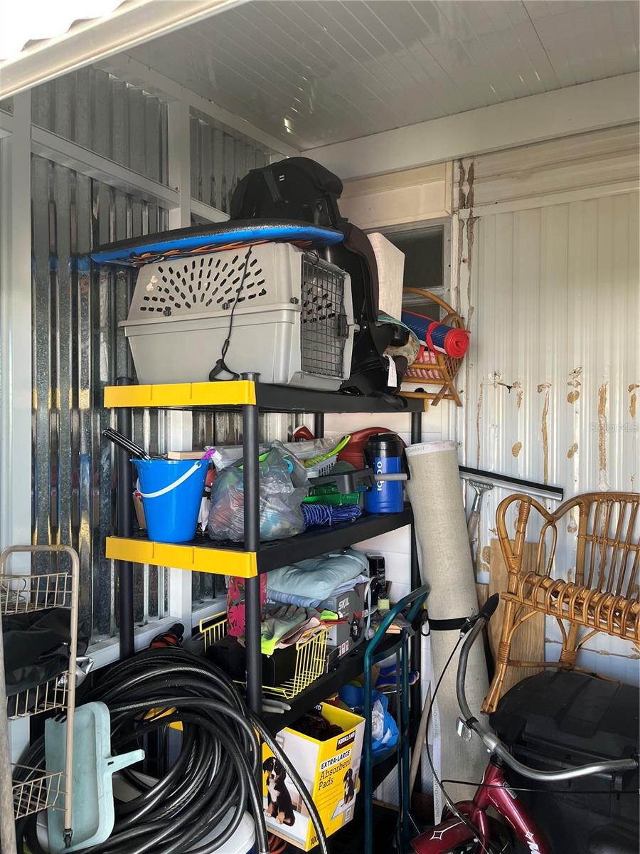 609 CERVINA DR — photo 38