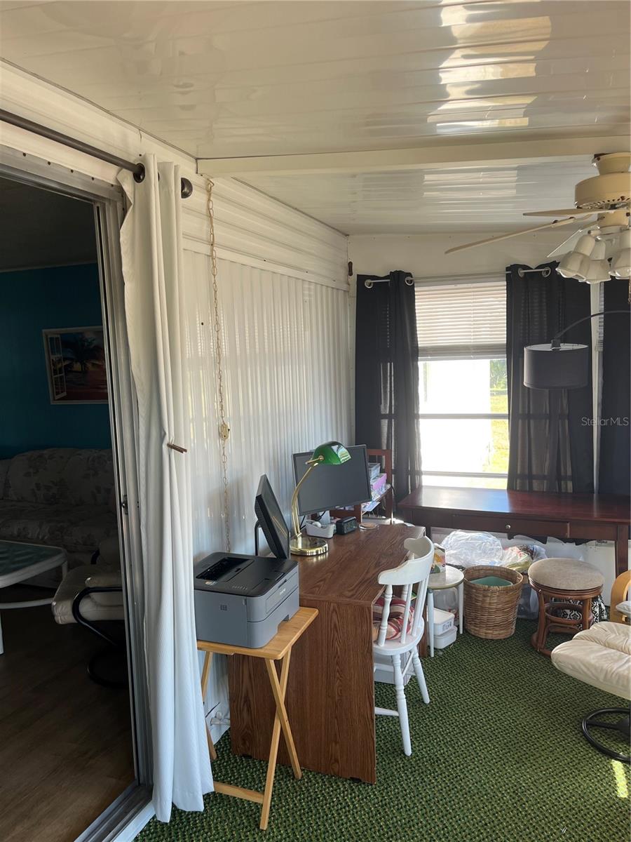 609 CERVINA DR — photo 35