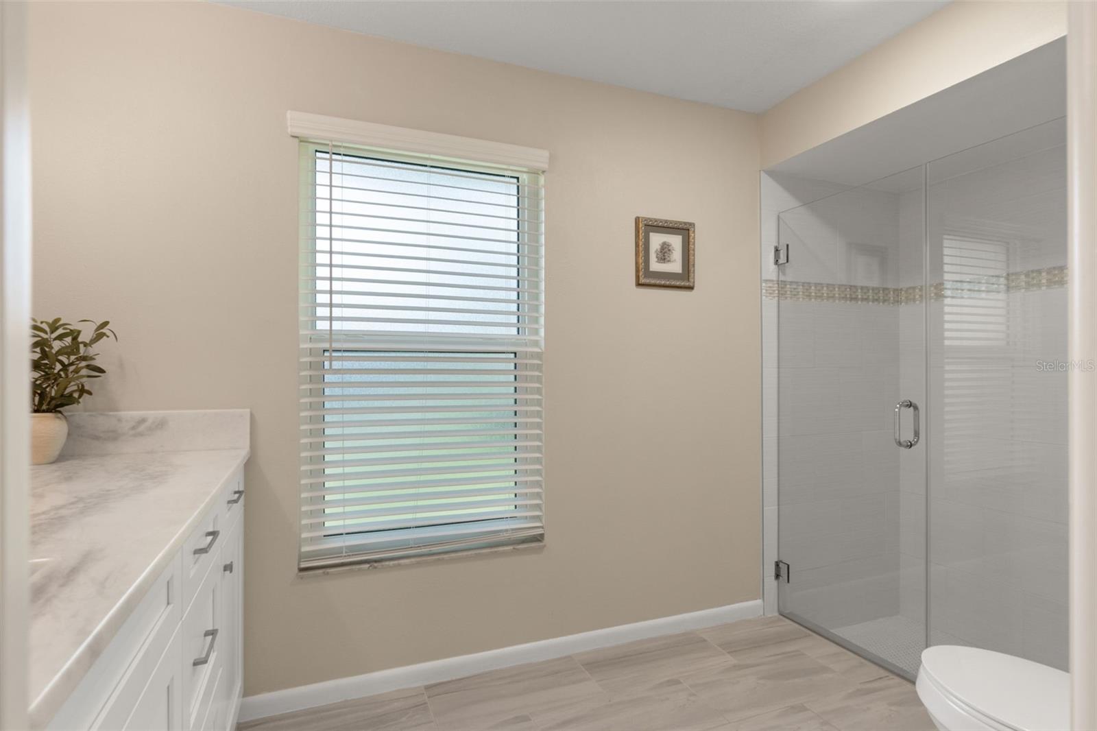 13916 MIDDLE PARK DR — photo 16
